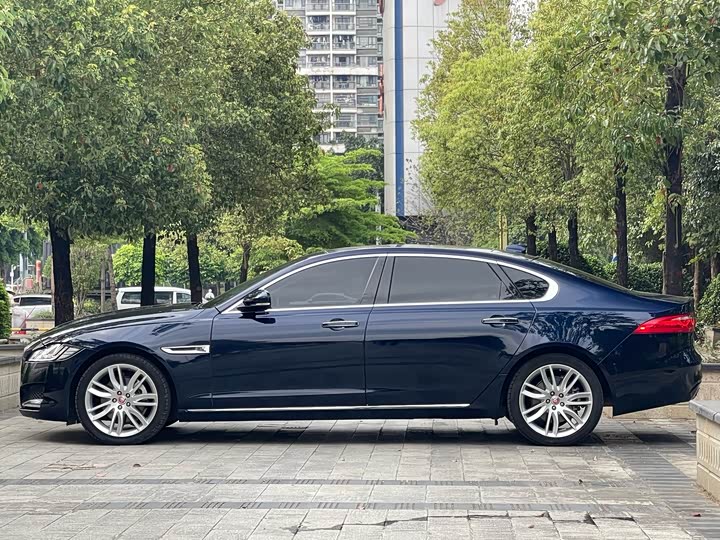 Jaguar XFL 2020 XFL 2.0 T P 250 4 WD — фото 4