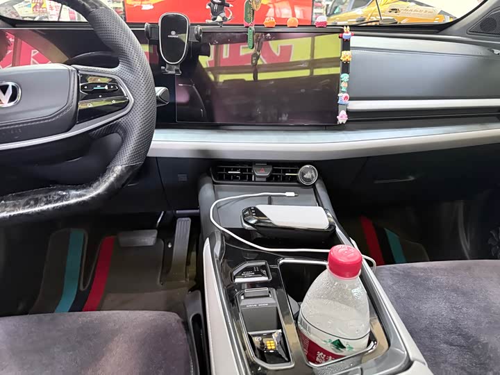 Changan UNI-T 2023 1.5 T Premium — фото 15