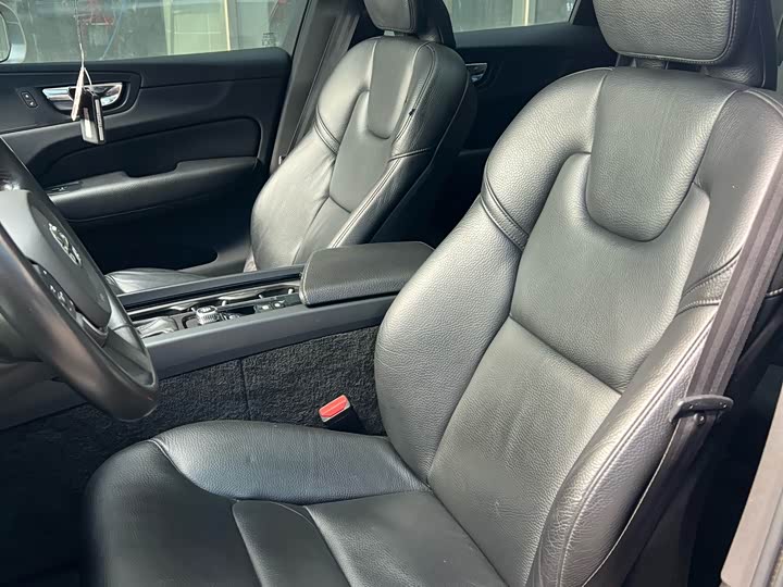 Volvo XC60 2019 T 5 4 WD VI — фото 7