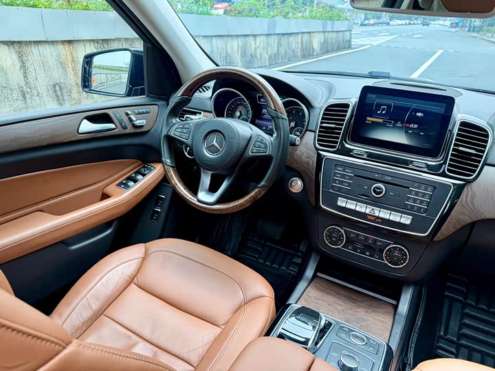 Mercedes-Benz GLS 2016 GLS 400 4 MATICLuxury — фото 25