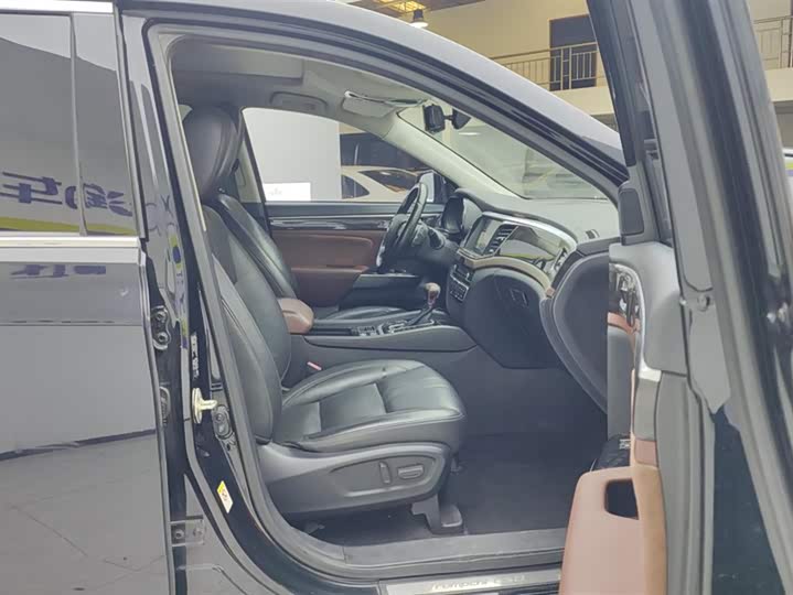 Trumpchi GS8 2017 320 T 2 WD ( ) — фото 8