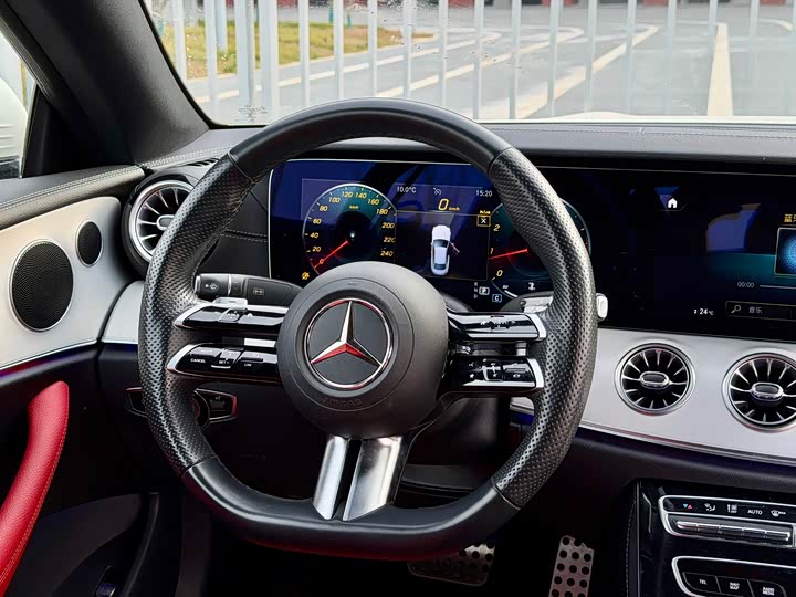 Mercedes-Benz E-Class — фото 12