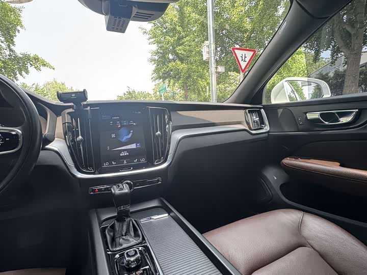 Volvo S60 2020 T 4 — фото 14