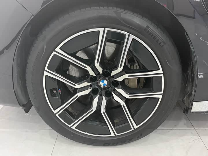 BMW i7 2023 e Drive 50 L M — фото 8