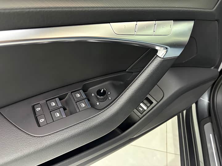 Audi A6 2021 Avant 45 TFSI — фото 13