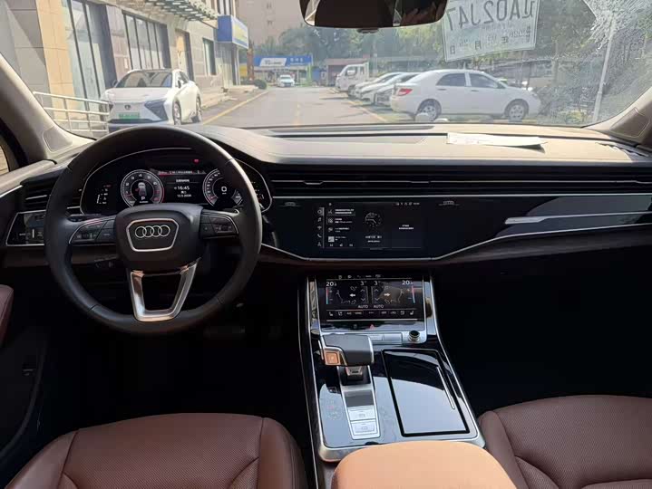 Audi Q7 2023 55 TFSI quattro S line Sport — фото 8