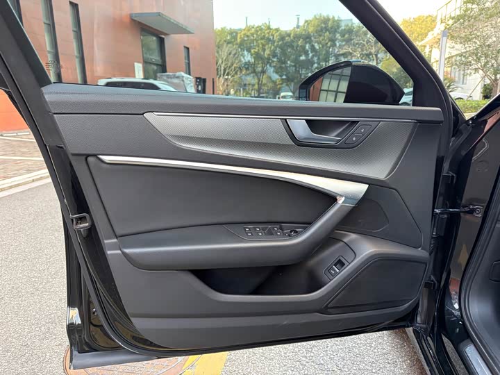 Audi A6L 40 TFSI — фото 16