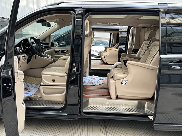 Mercedes-Benz V-Class 2017 V 260 L — фото 8