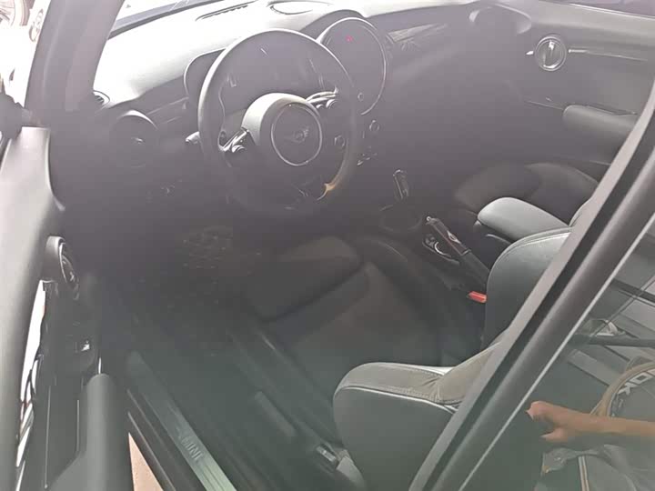 MINI Hatch — фото 16