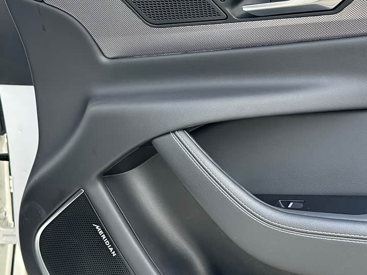 Jaguar XEL 2021 2.0 T 200 PS R-DYNAMIC — фото 18