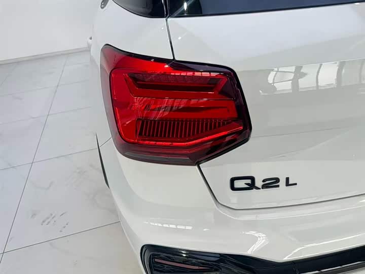 Audi Q2L 2024 35 TFSI — фото 17