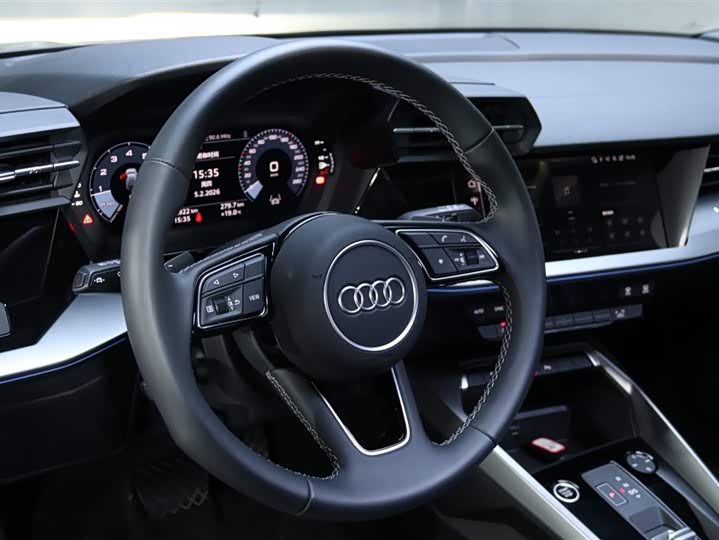 Audi A3 2024 Sportback 35 TFSI Sport — фото 16