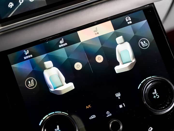 Land Rover Range Rover Velar — фото 16