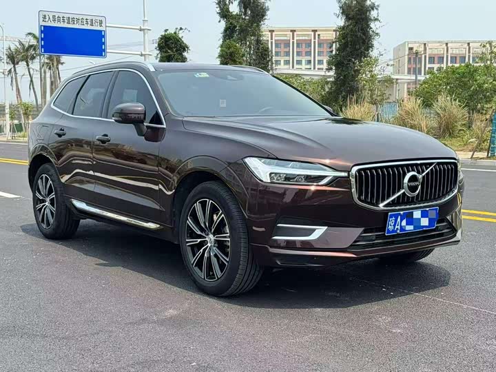 Volvo XC60 2020 T 5 4 WD — фото 3