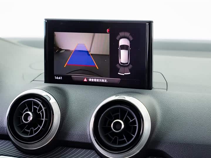 Audi Q2L 2024 35 TFSI — фото 15