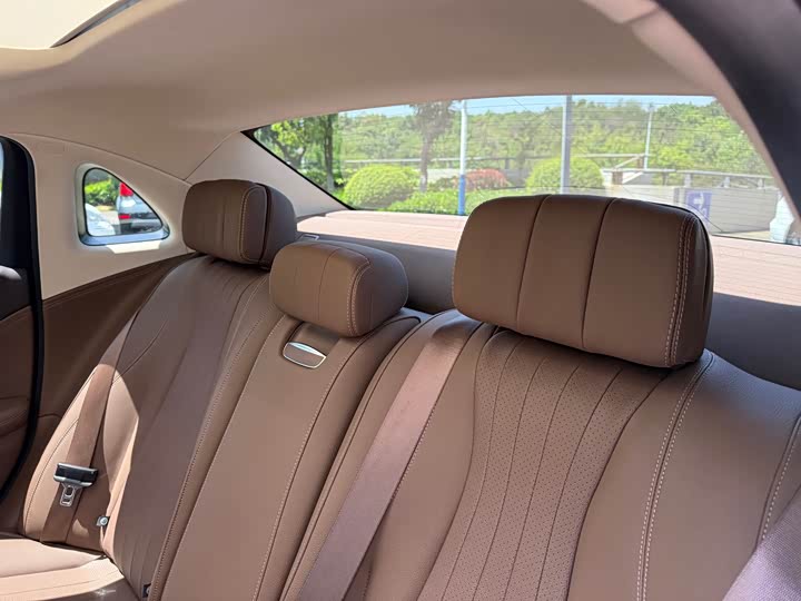 Mercedes-Benz E-Class 2020 E 300 L — фото 36