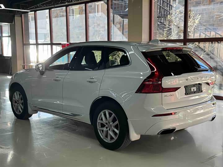Volvo XC60 2019 T 5 4 WD VI — фото 6
