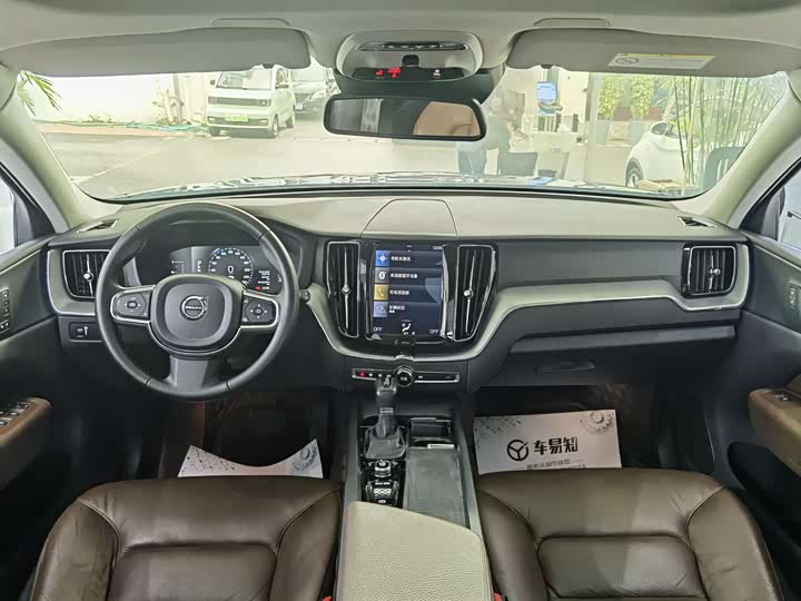Volvo XC60 2021 T 5 4 WD — фото 8