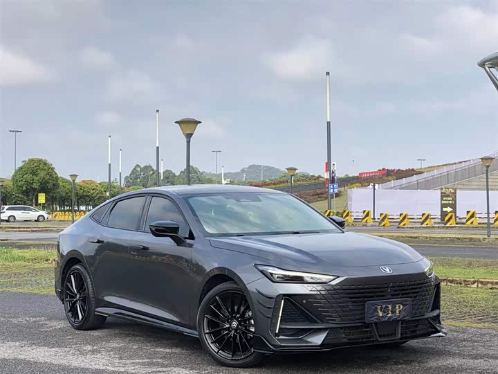 Changan UNI-V 2023 1.5 T — фото 2