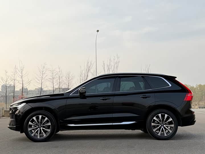 Volvo XC60 2024 B 5 4 WD — фото 7