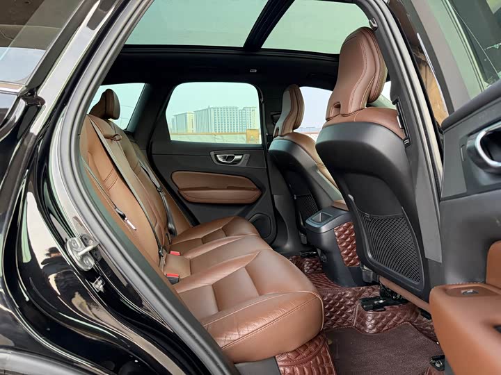 Volvo XC60 2024 B 5 4 WD — фото 10