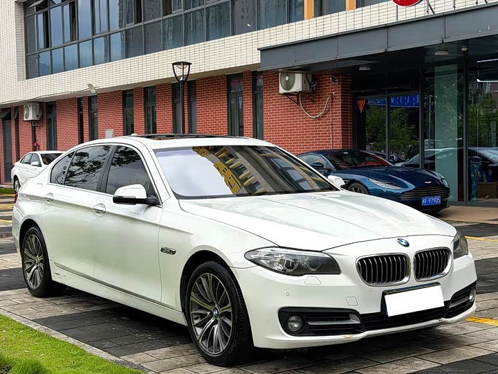 BMW 5 Series 525Li продвинутая — фото 4