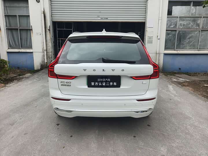 Volvo XC60 Hybrid 2024 T 8 PHEV 4 WD — фото 9