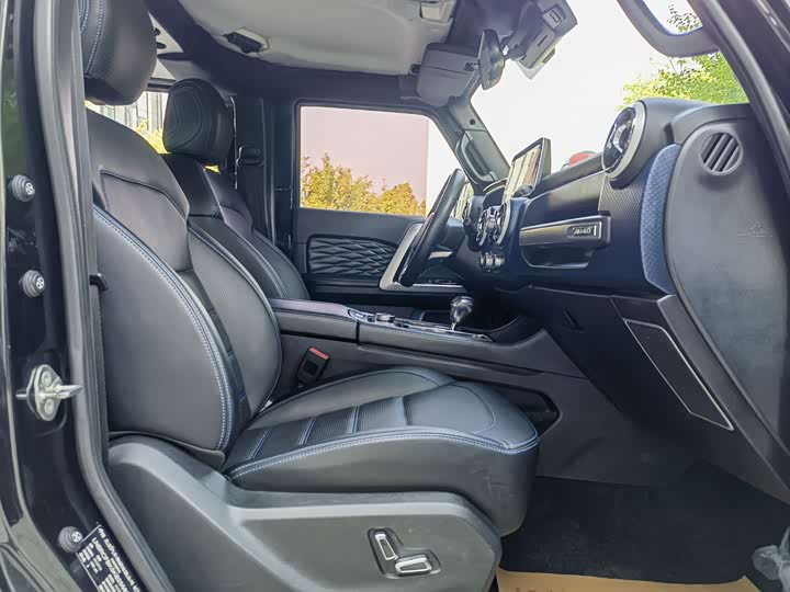 BAIC BJ40 2019 2.0 T AT 4 WD Flagship V — фото 11