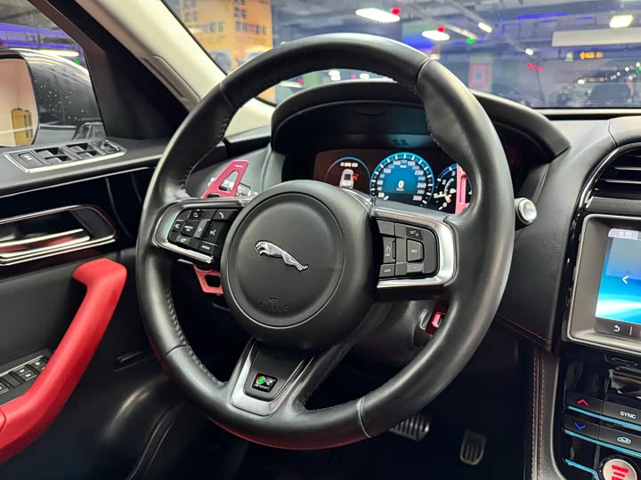 Jaguar F-PACE 2016 2.0 T 2 WDR-Sport — фото 25