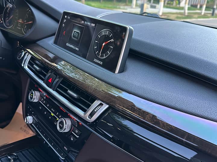 BMW X5 2017 x Drive 35i — фото 14