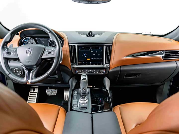 Maserati Levante 2021 3.0 T — фото 12