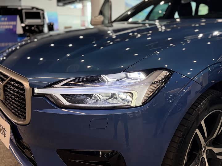 Volvo XC60 2018 T 5 4 WD — фото 20