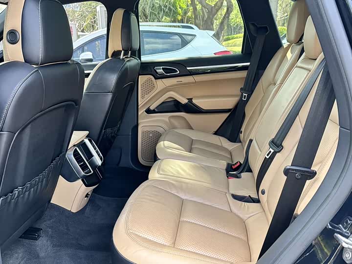 Porsche Cayenne 2016 Cayenne 3.0 T — фото 8
