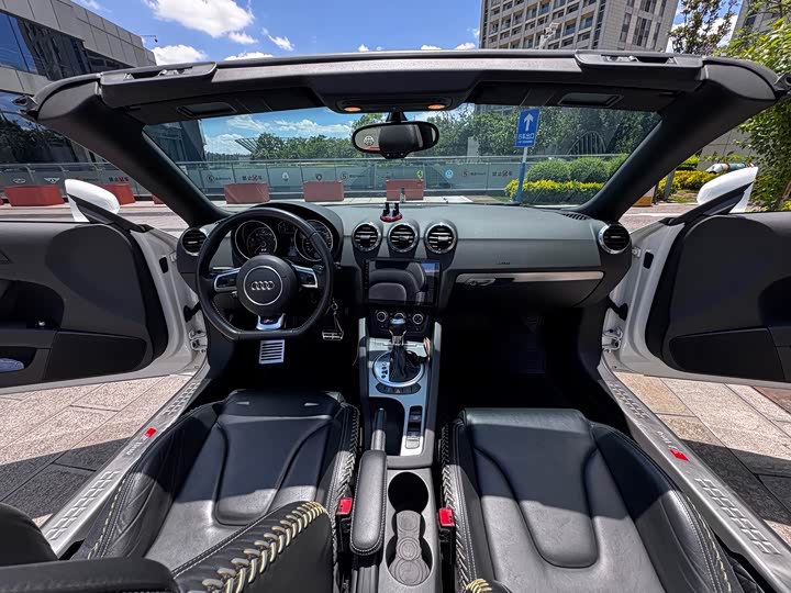 Audi TT 2013 TT Roadster 45 TFSI — фото 15