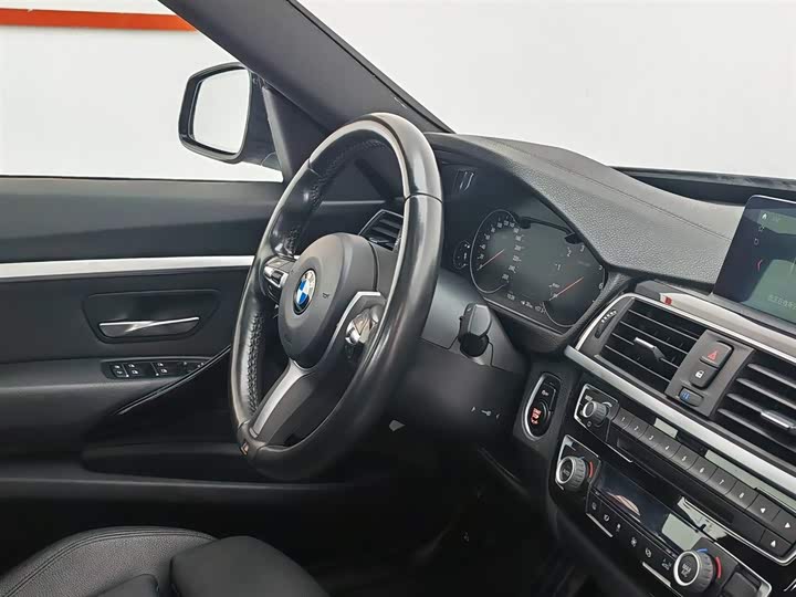 BMW 3-Series GT 2020 320i M — фото 22