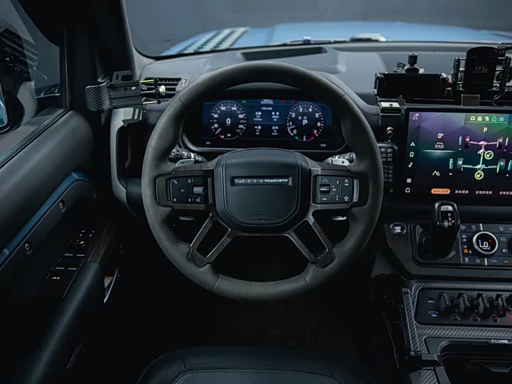 Land Rover Defender — фото 11