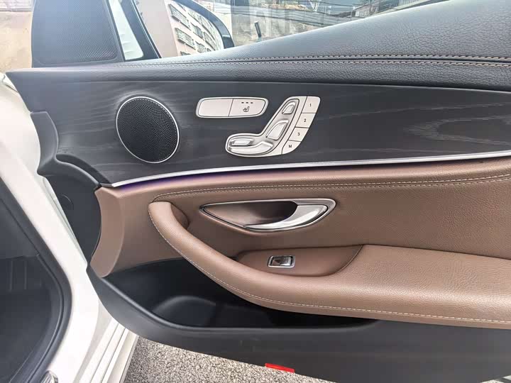 Mercedes-Benz E-Class 2021 E 300 L — фото 10