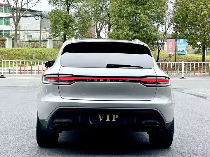 Porsche Macan 2018 Macan 2.0 T — фото 9