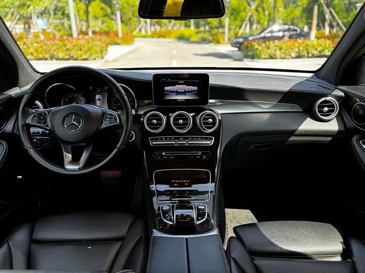 Mercedes-Benz GLC 2019 GLC 260 4 MATIC Luxury — фото 5