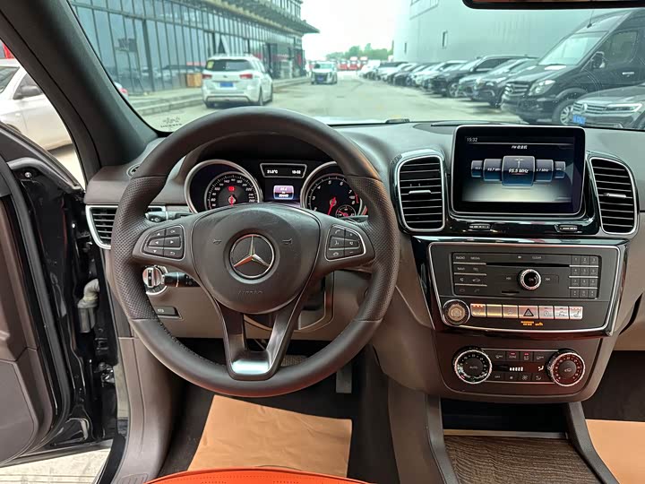 Mercedes-Benz GLE 2015 GLE 400 4 MATIC — фото 14