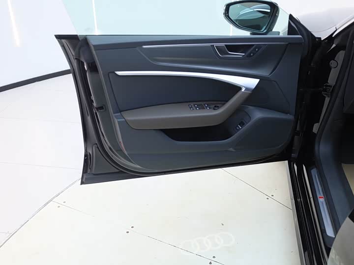Audi A7L 2024 45 TFSI S-line — фото 16