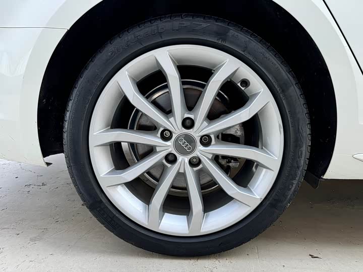 Audi A4L 2018 30 40 TFSI — фото 12