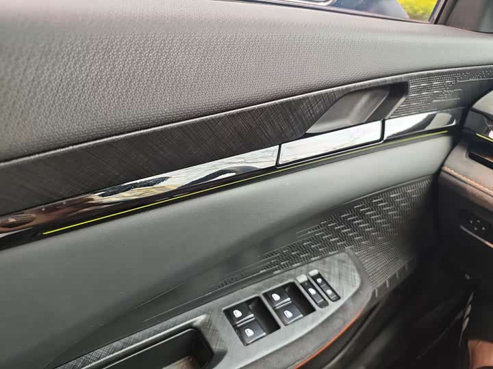 Changan UNI-V 2022 1.5 T — фото 14