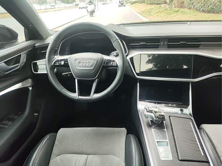 Audi A6L — фото 11