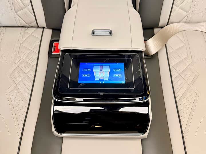 Ford Tourneo — фото 15