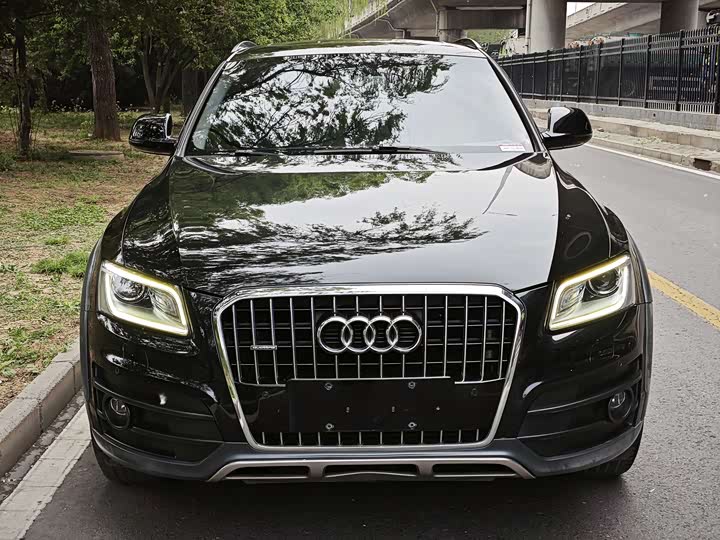 Audi Q5 2017 Plus 40 TFSI — фото 2