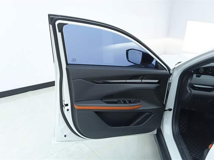 Changan UNI-V 2023 1.5 T — фото 7