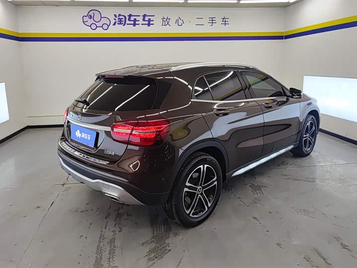 Mercedes-Benz GLA 2018 GLA 200 — фото 3