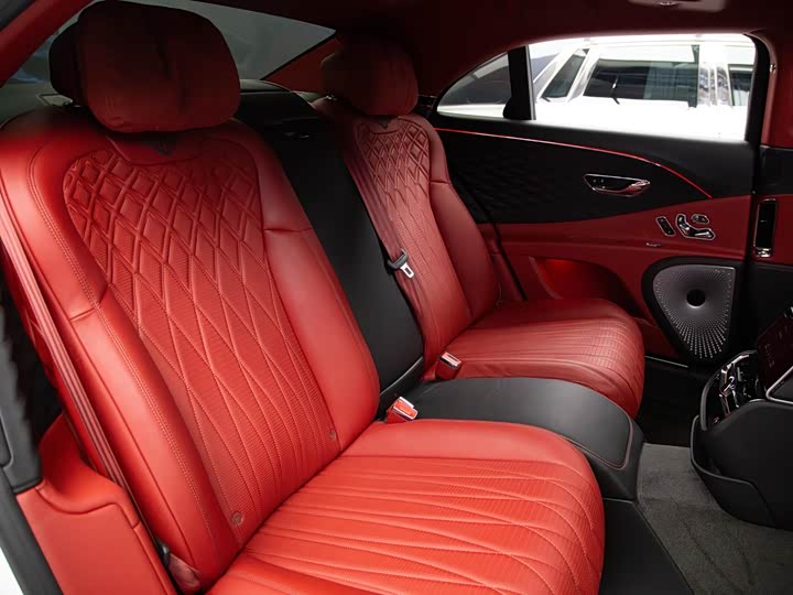 Bentley Flying Spur — фото 10