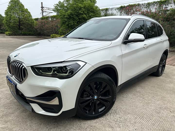 BMW X1 2021 s Drive 20 Li — фото 1